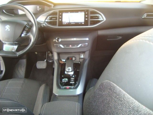 Peugeot 308 SW 1.5 BlueHDi Allure EAT6 - 28