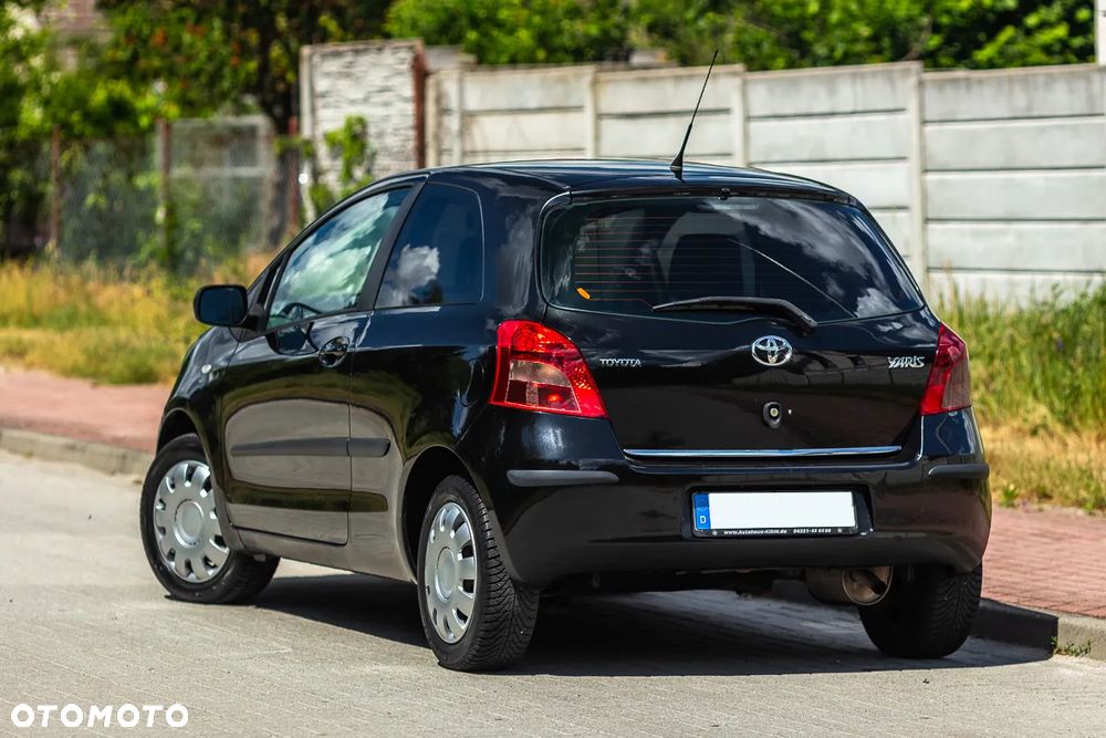 Toyota Yaris 1.0 VVT-i - 15
