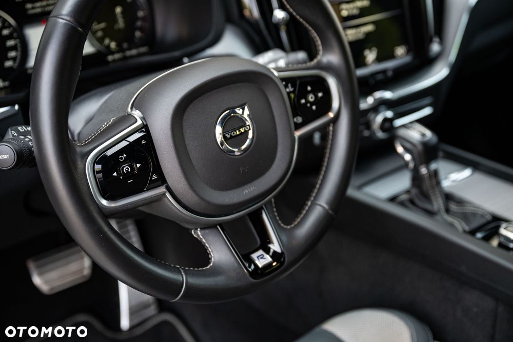 Volvo XC 60 D4 SCR R-Design - 28