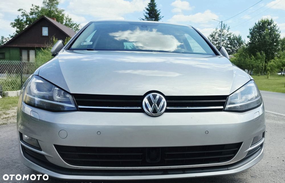 Volkswagen Golf - 1