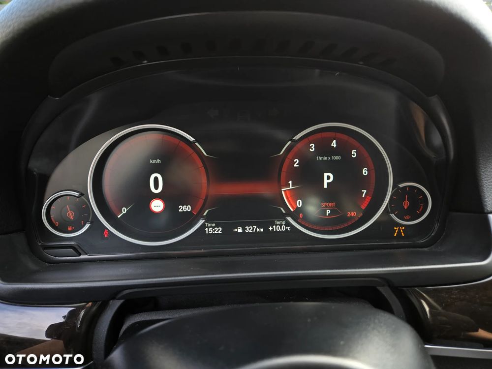 BMW Seria 5 528i xDrive - 12