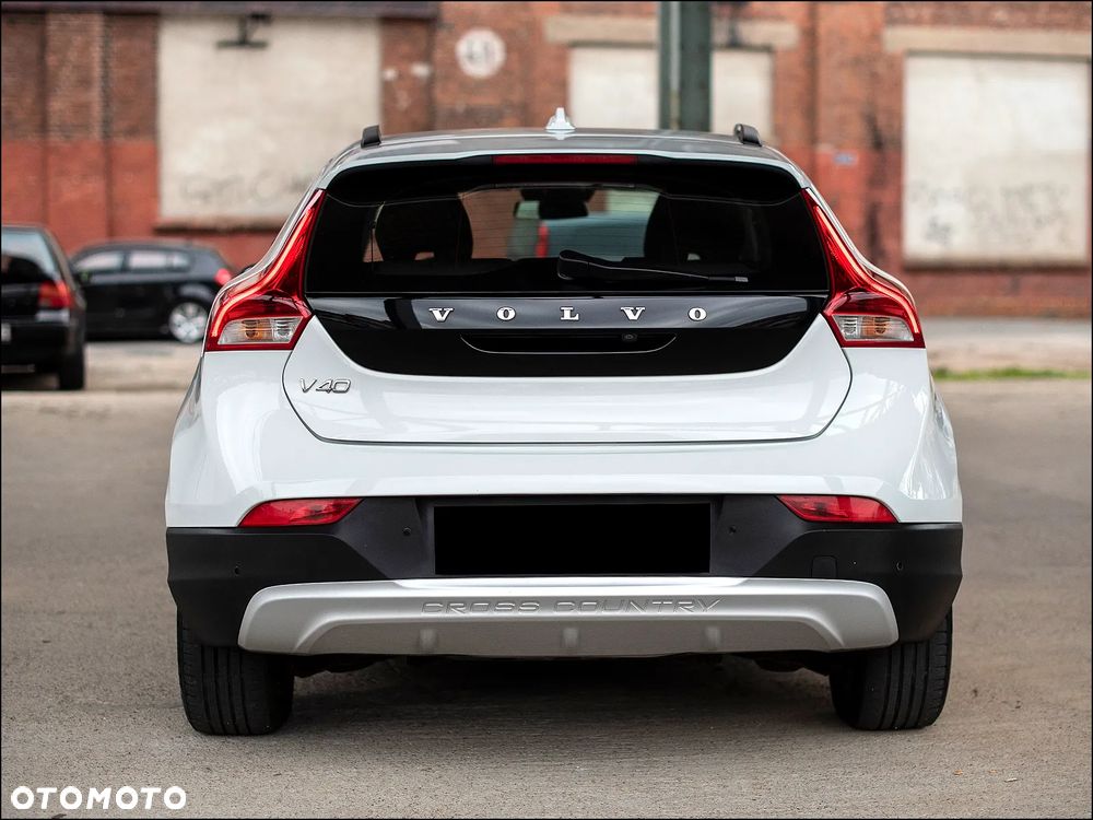Volvo V40 Cross Country - 9