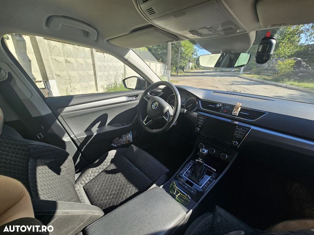 Skoda Superb 2.0 TDI DSG Ambition - 4
