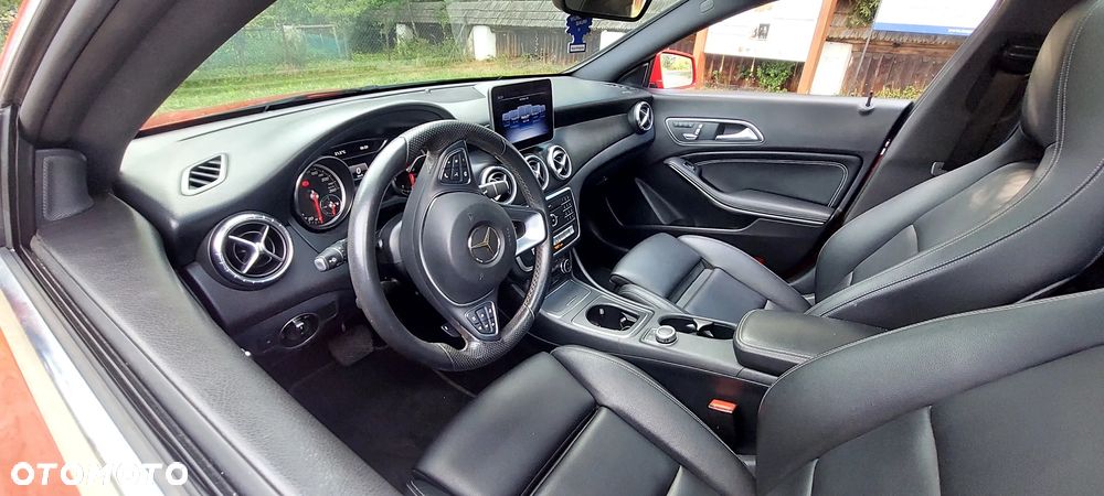 Mercedes-Benz CLA 250 7G-DCT - 9