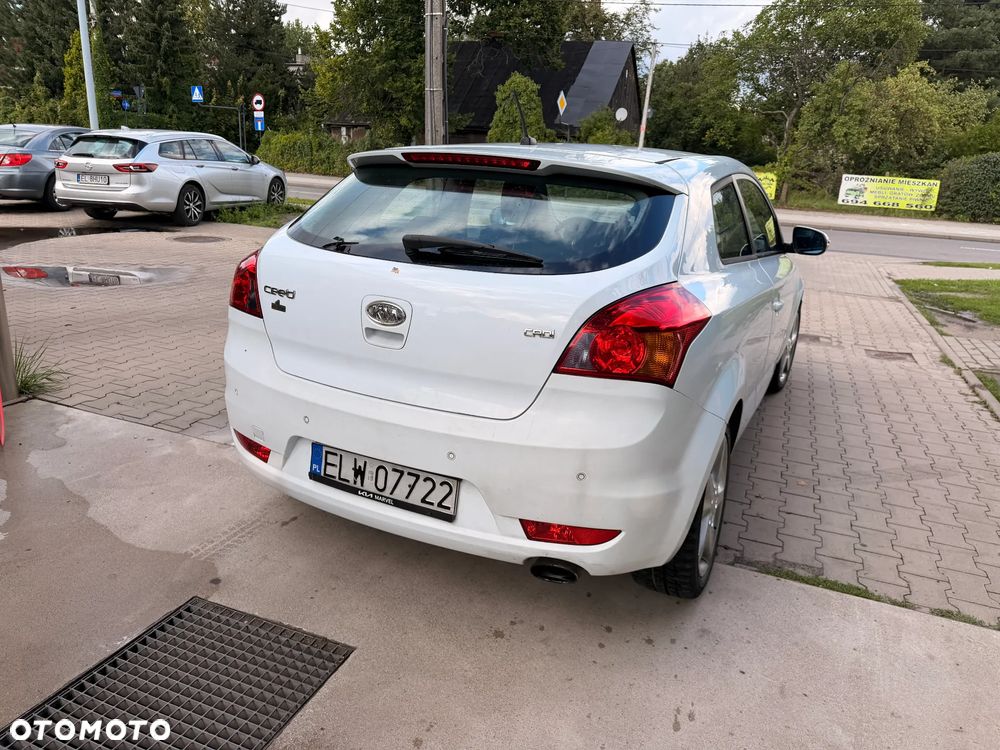 Kia Ceed - 8