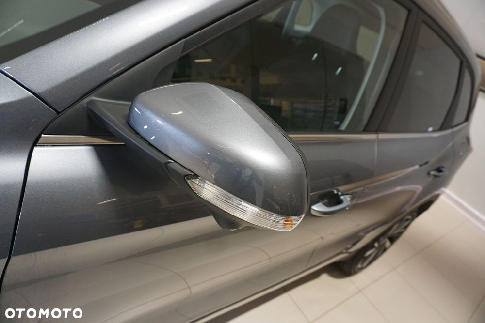 MG ZS Hybrid+ - 14