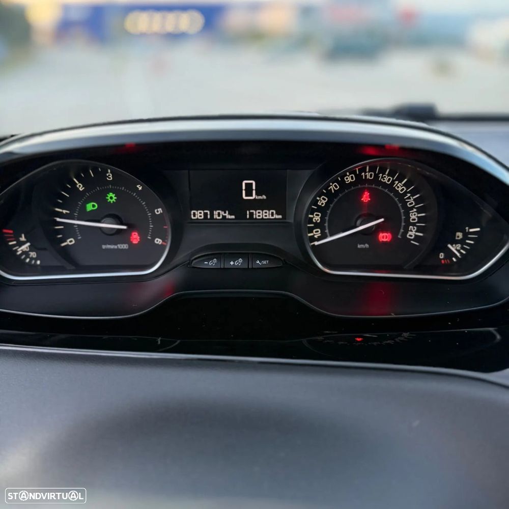 Peugeot 208 1.6 BlueHDi Active - 10