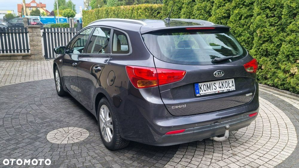 Kia Ceed - 4