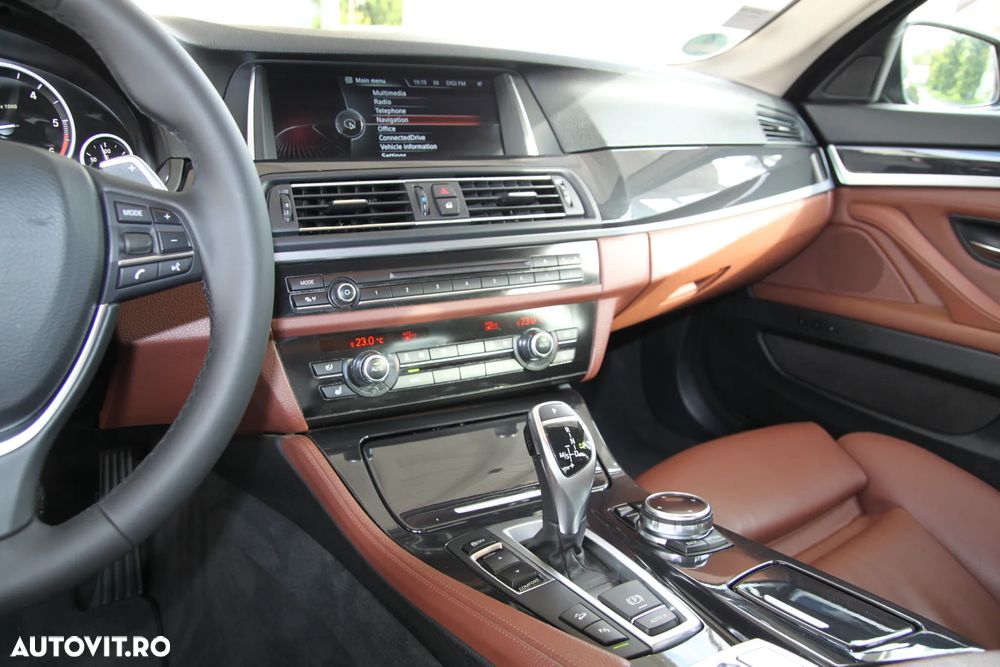 BMW Seria 5 530d xDrive AT - 11