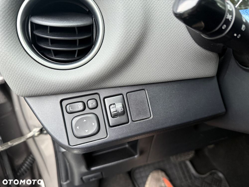 Toyota Yaris Hybrid 100 Selection Passion - 26