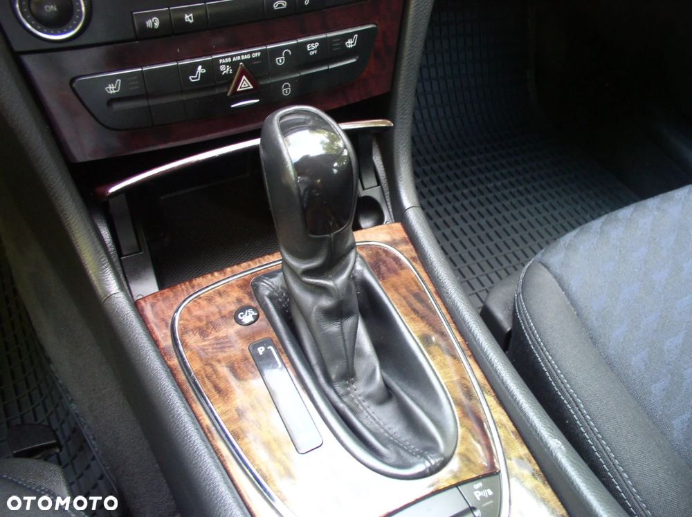 Mercedes-Benz Klasa E 200 Kompressor Automatik Avantgarde - 29