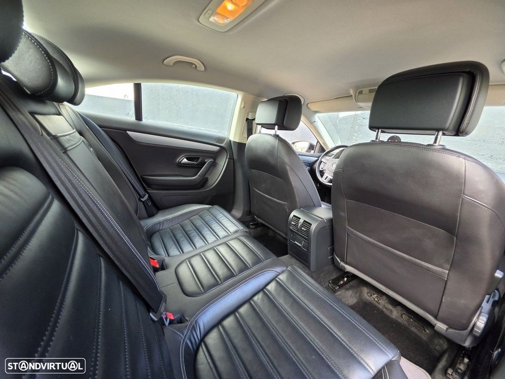 VW Passat CC - 12