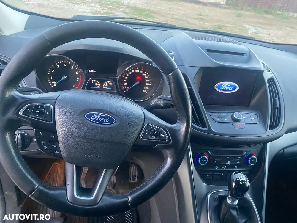 Ford Kuga - 2