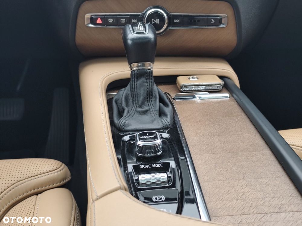 Volvo XC 90 - 26