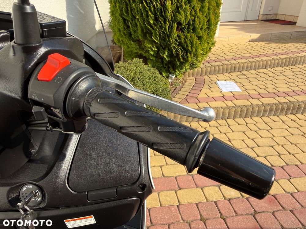 Suzuki Burgman - 5