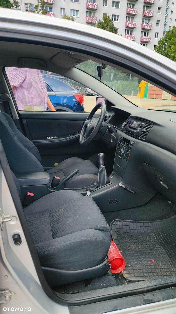 Toyota Corolla 1.6 VVT-i Sol - 8