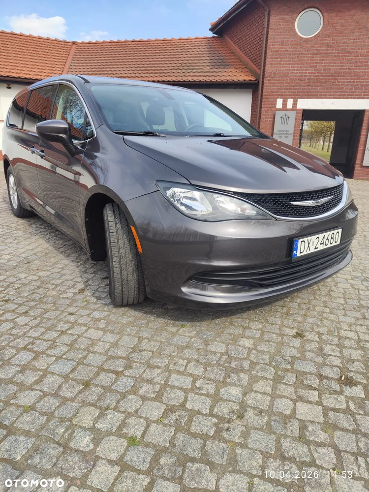 Chrysler Pacifica - 1
