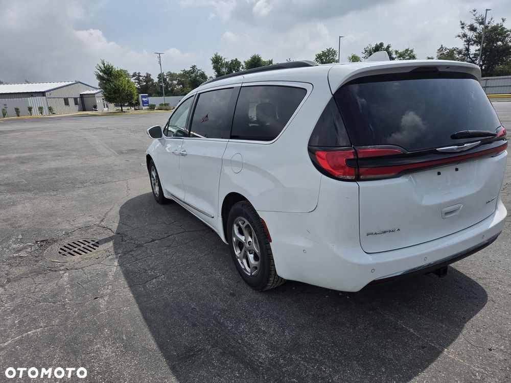 Chrysler Pacifica - 7