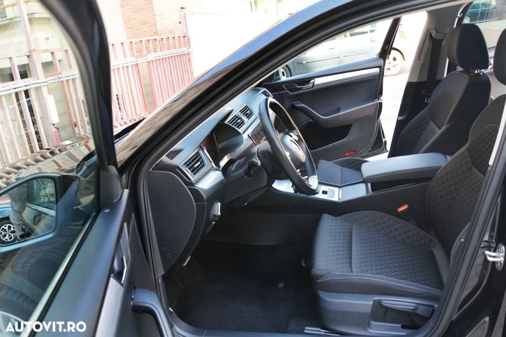 Skoda Superb 2.0 TDI DSG Ambition - 13