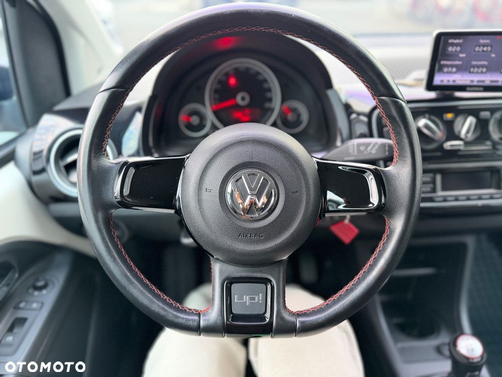 Volkswagen up! BlueMotion Technology street - 30
