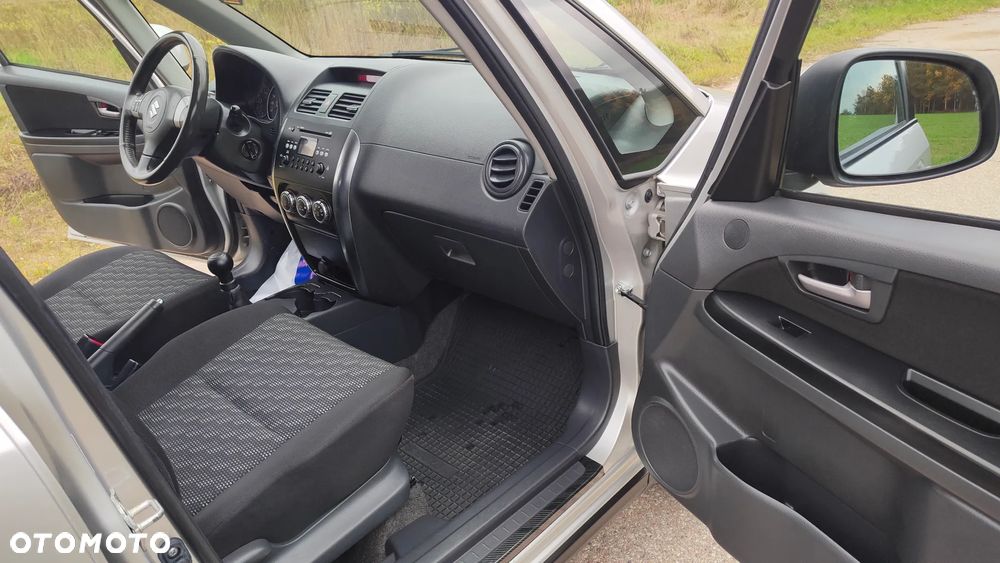 Suzuki SX4 1.6 GS / Premium - 7