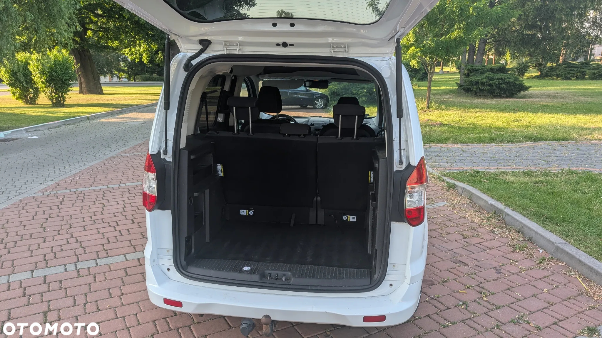 Ford Tourneo Courier 1.0 EcoBoost Titanium - 10
