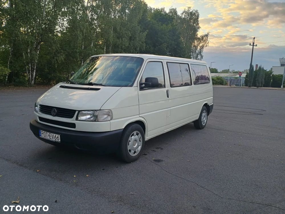 Volkswagen Caravelle - 1