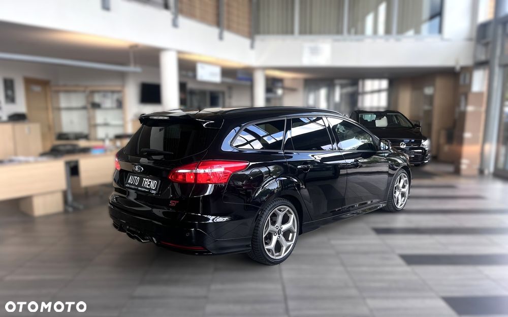 Ford Focus ST - 5