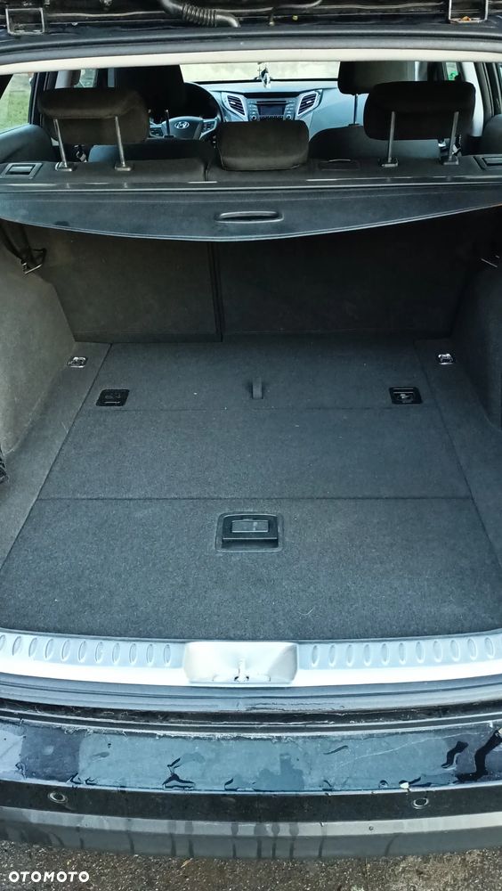 Hyundai i40 Kombi blue 1.6 Family - 10