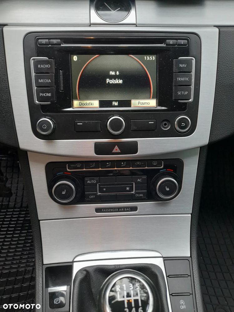 Volkswagen Passat 1.6 TDI DPF BlueMotion Technology Highline - 13