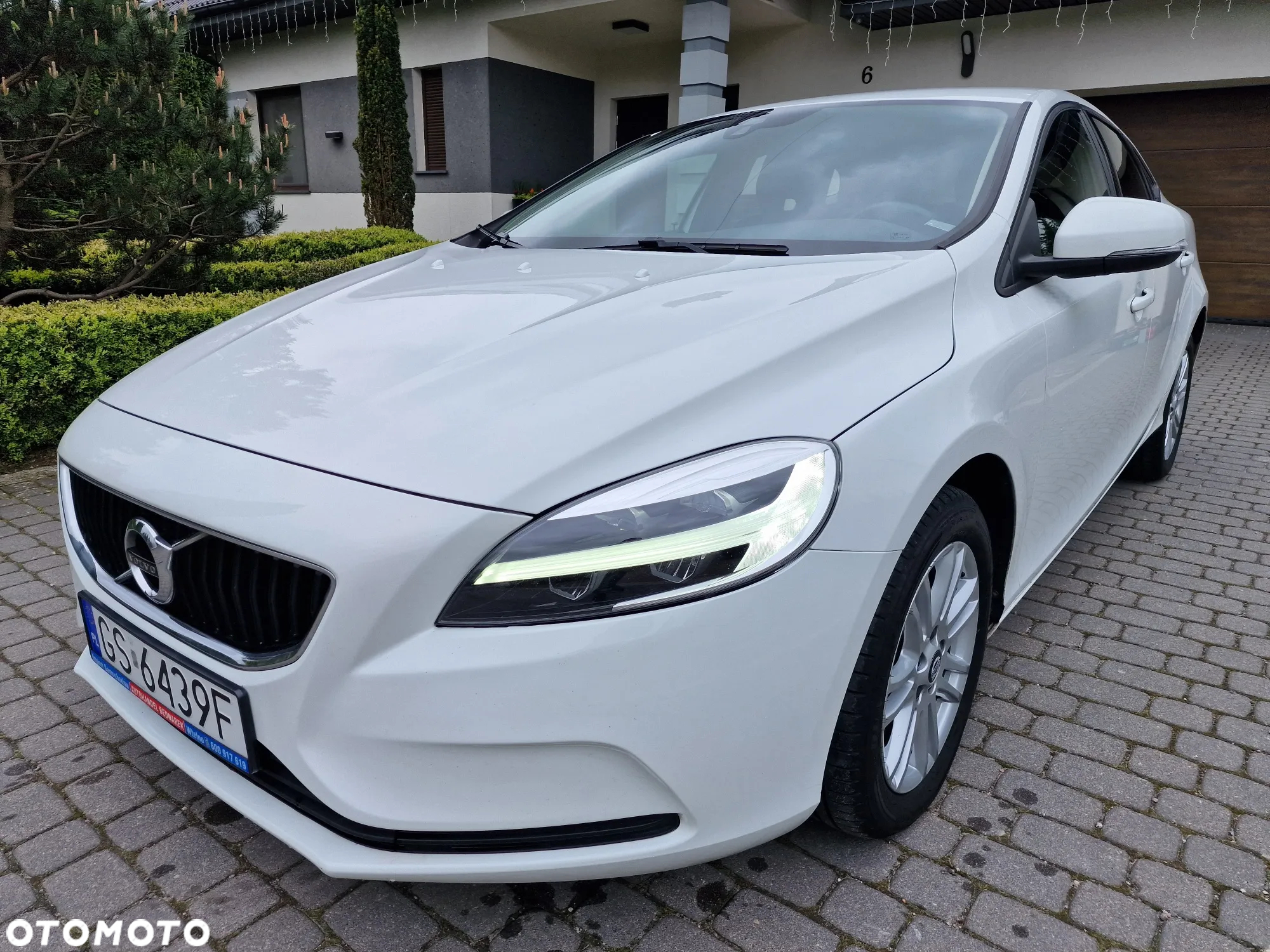 Volvo V40 D2 Drive-E Momentum - 13