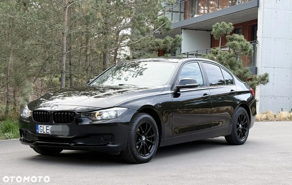 BMW Seria 3 318d - 11