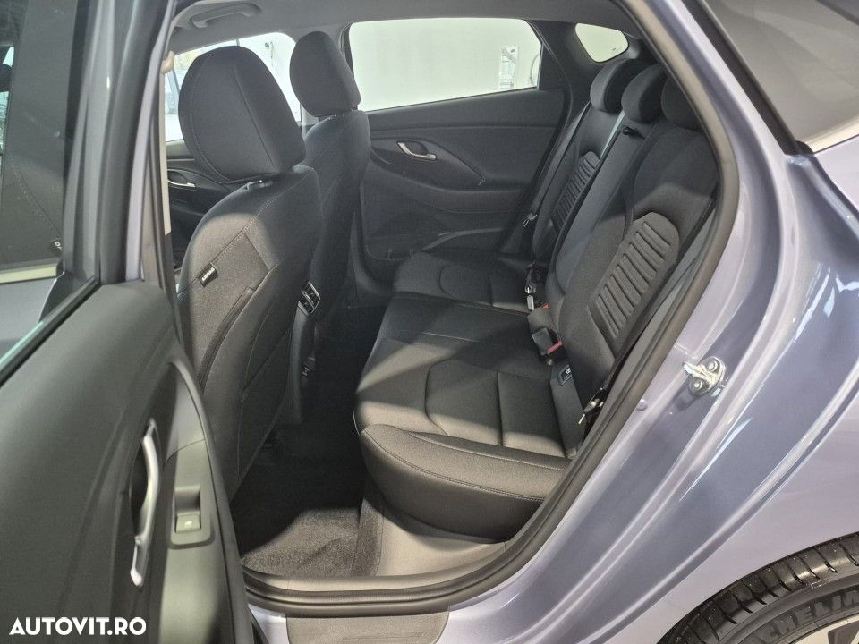 Hyundai i30 Fastback 1.5 T-GDI 140CP 7DCT MHEV Highway - 9