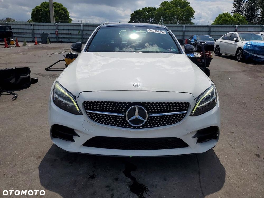 Mercedes-Benz Klasa C 300 4Matic 9G-TRONIC AMG Line - 2