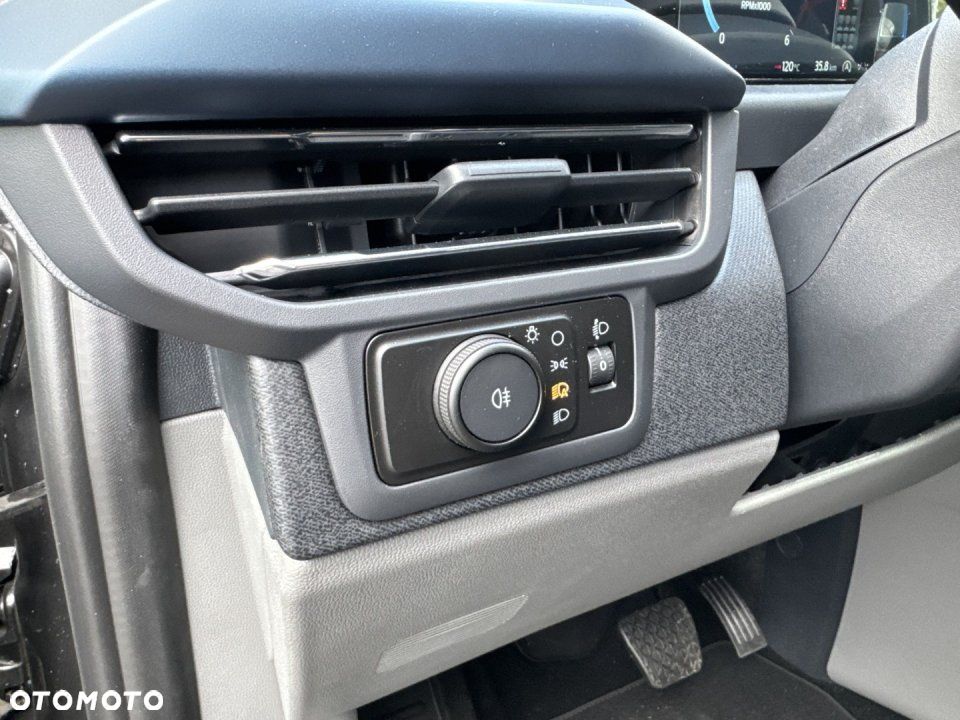 Ford Tourneo Custom - 20