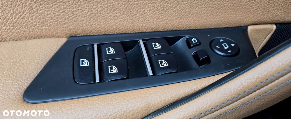 BMW Seria 5 520d Luxury Line - 37