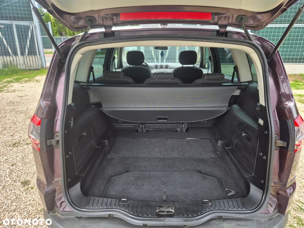 Ford S-Max - 17