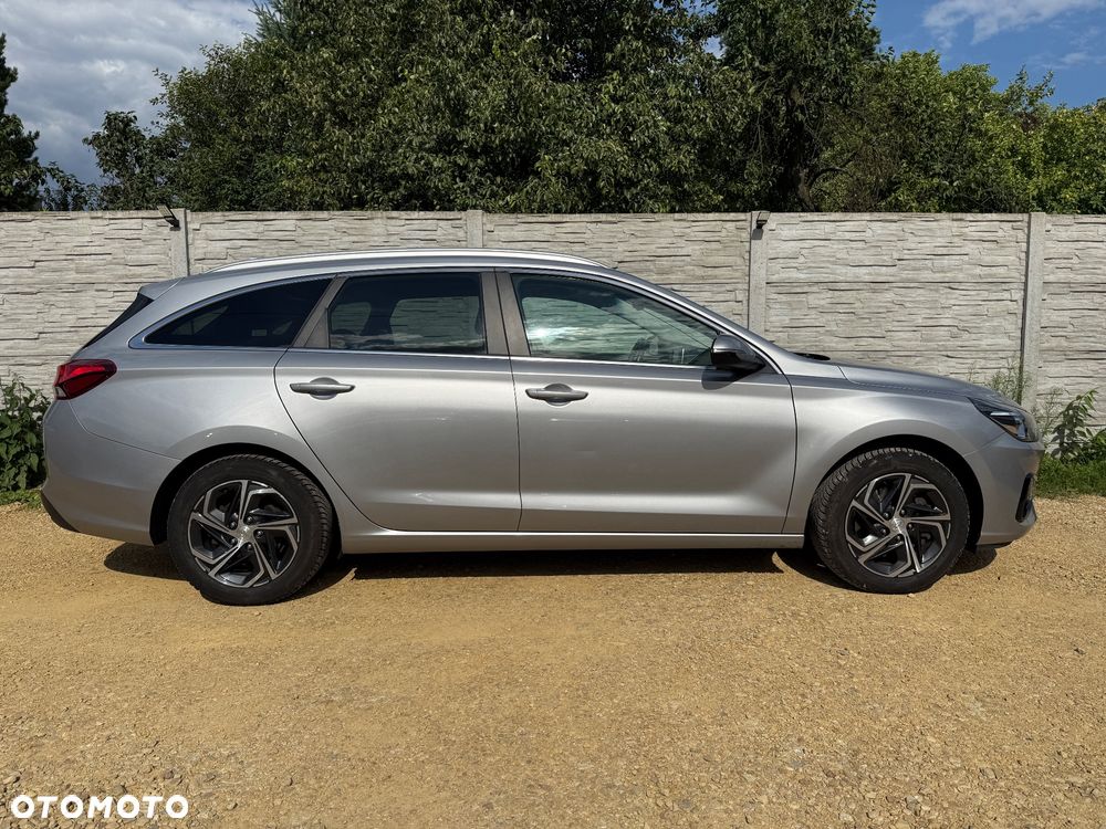 Hyundai i30 1.6 D Comfort - 13
