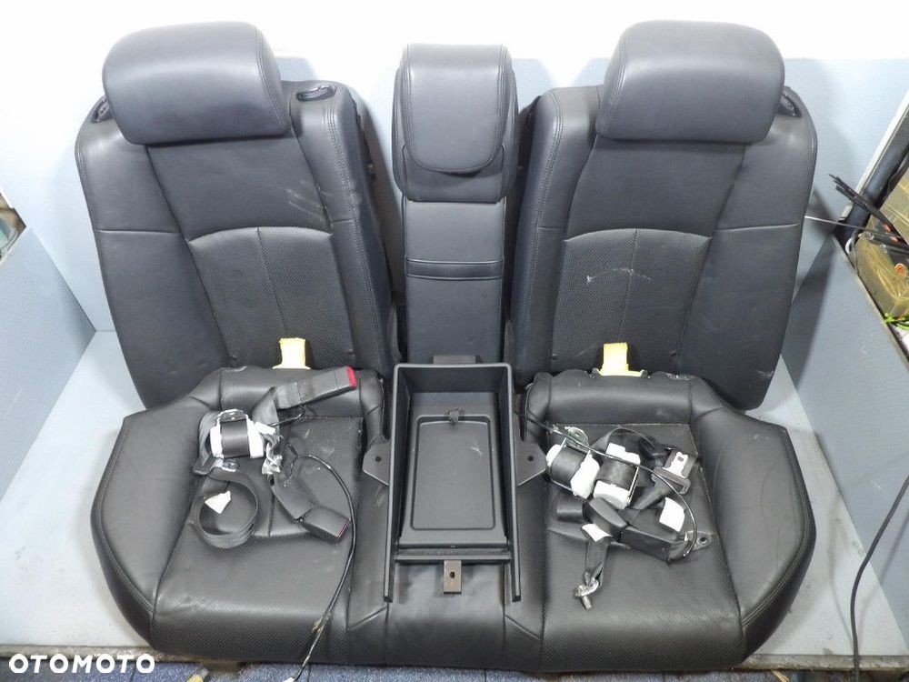 INFINITI G37 FOTEL TYŁ