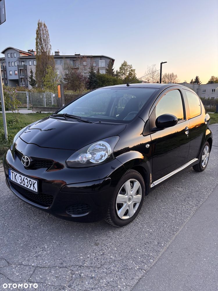 Toyota Aygo Black - 18