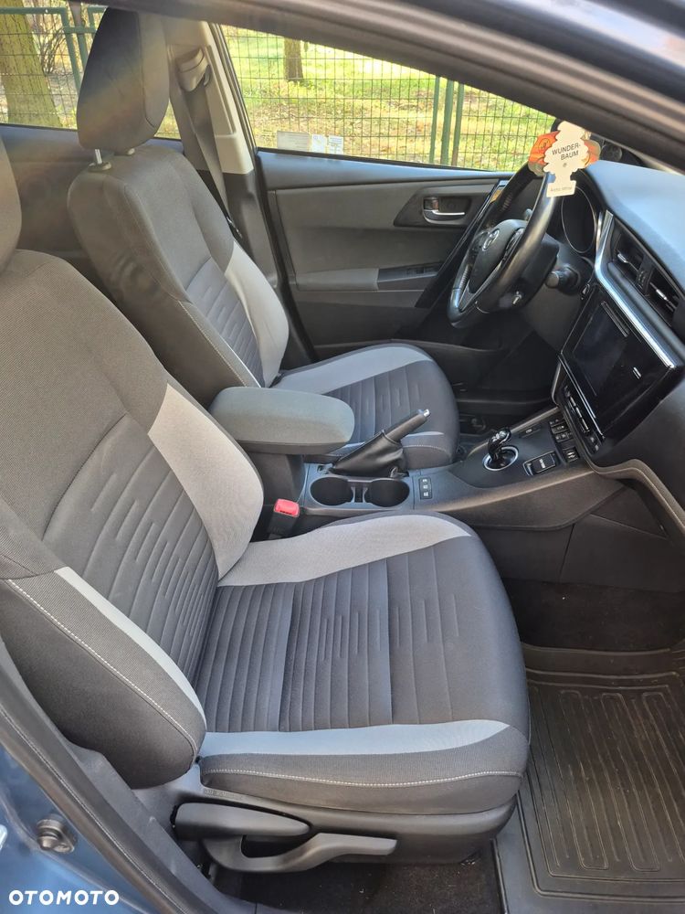 Toyota Auris 1.8 HSD Luna - 26