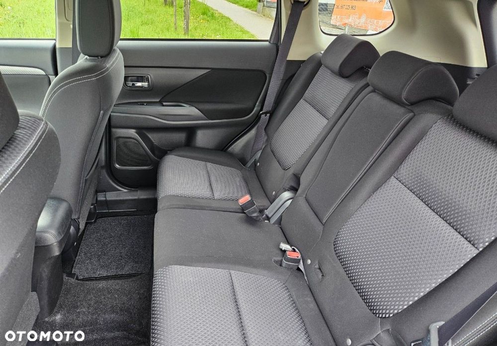 Mitsubishi Outlander - 25
