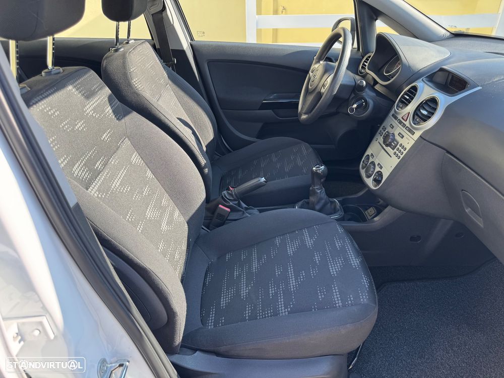 Opel Corsa 1.2 Cosmo - 44