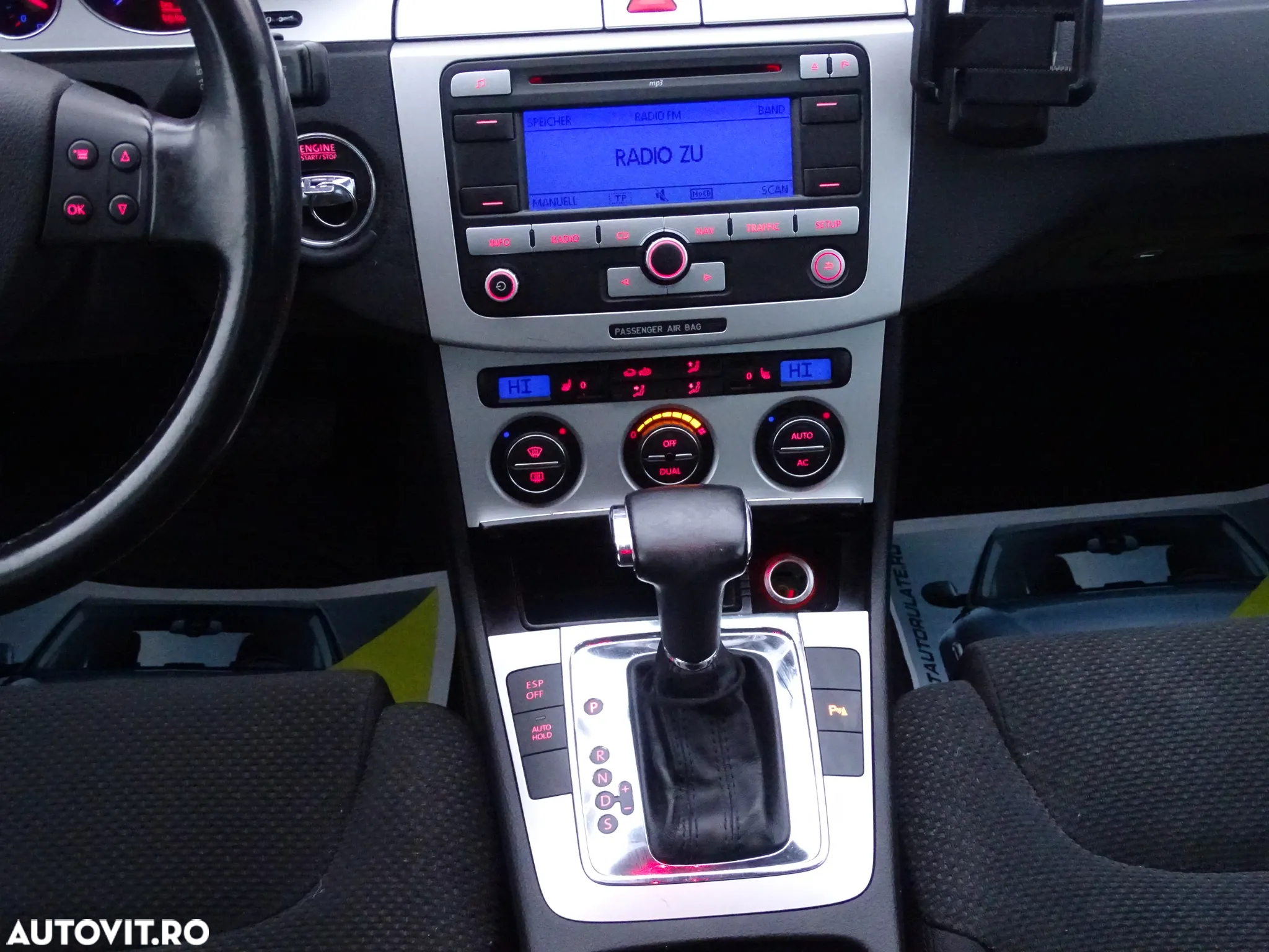 Volkswagen Passat 1.6 FSI Automatik Highline - 13