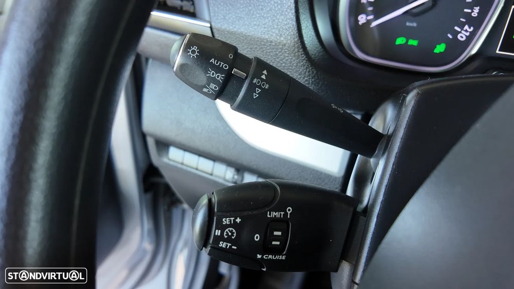 Peugeot Traveller L2 1.5 BlueHDi 120 Allure - 17