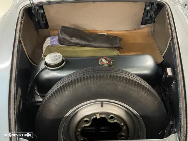 VW Karmann Ghia - 25
