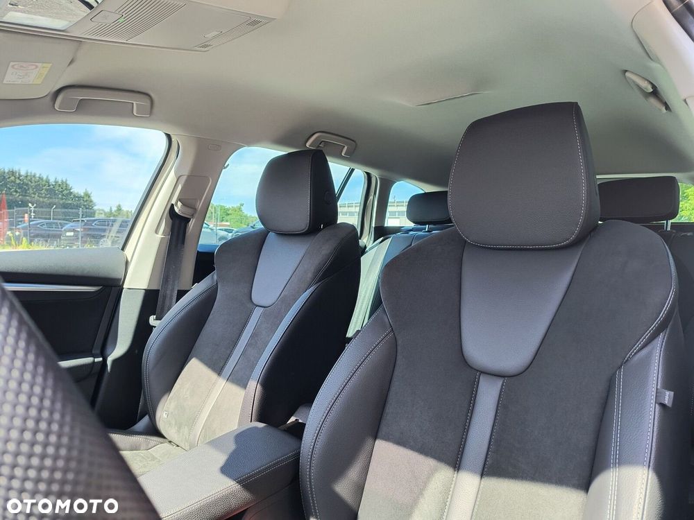Skoda Octavia 1.5 TSI mHEV Selection DSG - 12