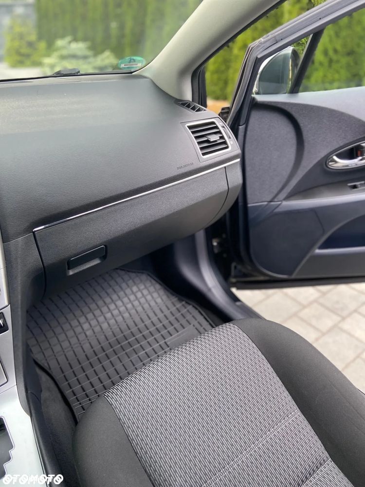 Toyota Avensis 1.8 Multidrive S Sol - 31