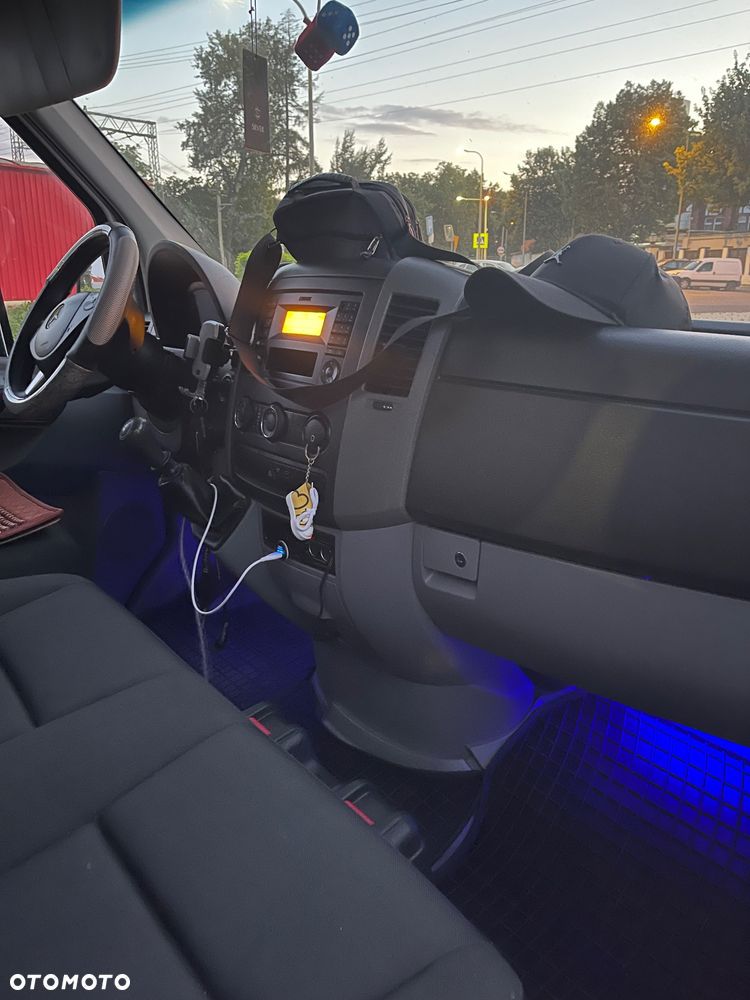 Mercedes-Benz Sprinter - 5
