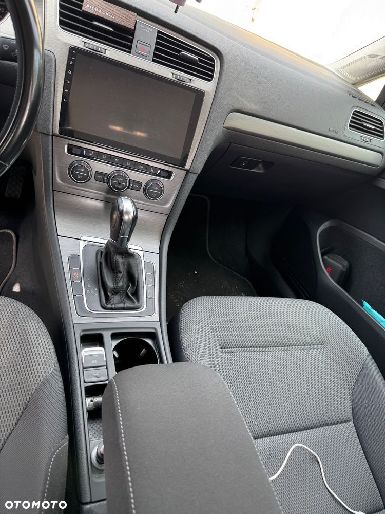 Volkswagen Golf - 8
